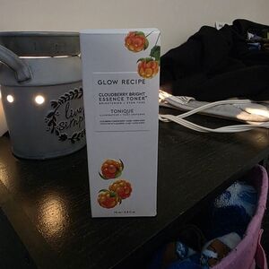 Glow Recipe Cloudberry Bright Essence Toner with Orange Accents
